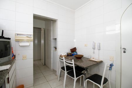 Apartamento à venda com 245m², 2 quartos e 2 vagas Apartamento à venda com 245m², 2 quartos e 2 vagasCozinha