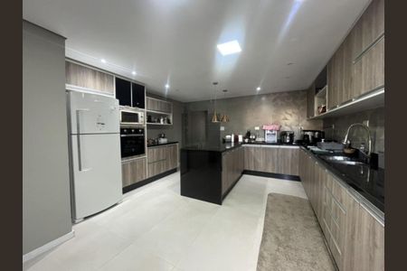 Casa à venda com 221m², 3 quartos e 1 vagaFoto 04
