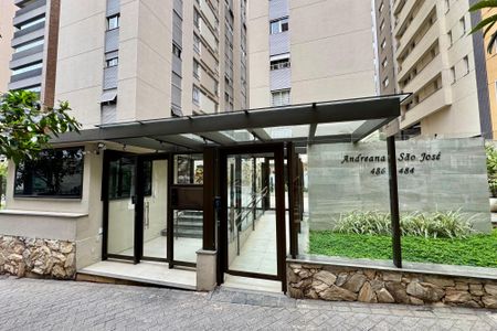 Apartamento para alugar com 70m², 2 quartos e 1 vaga Apartamento para alugar com 70m², 2 quartos e 1 vagaFachada