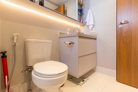 Apartamento para alugar com 65m², 2 quartos e 1 vaga Apartamento para alugar com 65m², 2 quartos e 1 vagaBanheiro da Suíte 2