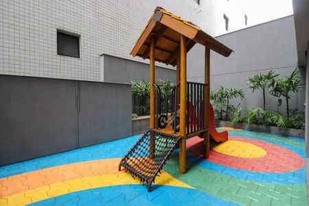 Apartamento para alugar com 65m², 2 quartos e 1 vaga Apartamento para alugar com 65m², 2 quartos e 1 vagaÁrea comum - Playground