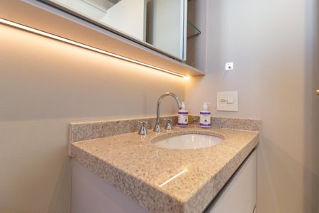 Apartamento para alugar com 65m², 2 quartos e 1 vaga Apartamento para alugar com 65m², 2 quartos e 1 vagaBanheiro da Suíte 1