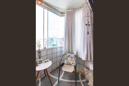 Apartamento à venda com 78m², 3 quartos e 2 vagasVaranda