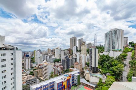 Apartamento à venda com 78m², 3 quartos e 2 vagasVaranda