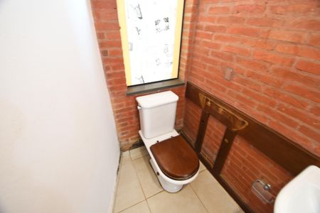 Banheiro de kitnet/studio para alugar com 1 quarto, 42m² em Cidade Universitária, Campinas