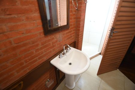 Banheiro de kitnet/studio para alugar com 1 quarto, 42m² em Cidade Universitária, Campinas