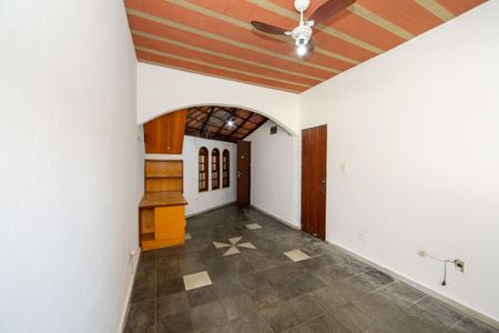 Casa para alugar com 230m², 4 quartos e 2 vagas Casa para alugar com 230m², 4 quartos e 2 vagasQUARTO2