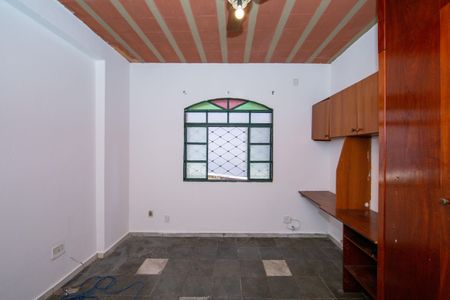 Casa para alugar com 230m², 4 quartos e 2 vagas Casa para alugar com 230m², 4 quartos e 2 vagasQUARTO3