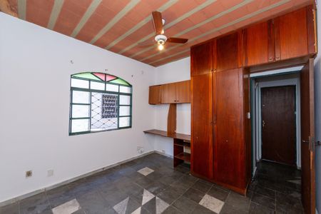 Casa para alugar com 230m², 4 quartos e 2 vagas Casa para alugar com 230m², 4 quartos e 2 vagasQUARTO3