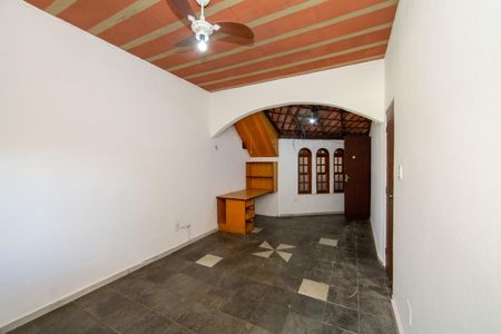 Casa para alugar com 230m², 4 quartos e 2 vagas Casa para alugar com 230m², 4 quartos e 2 vagasQUARTO2