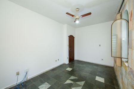 Casa para alugar com 230m², 4 quartos e 2 vagas Casa para alugar com 230m², 4 quartos e 2 vagasQUARTO1