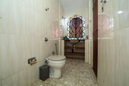 Casa para alugar com 230m², 4 quartos e 2 vagas Casa para alugar com 230m², 4 quartos e 2 vagasBANHEIRO1