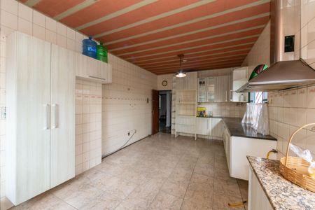 Casa para alugar com 230m², 4 quartos e 2 vagas Casa para alugar com 230m², 4 quartos e 2 vagasCOZINHA