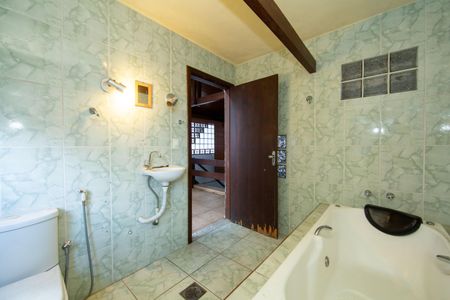 Casa para alugar com 230m², 4 quartos e 2 vagas Casa para alugar com 230m², 4 quartos e 2 vagasBANHEIRO3