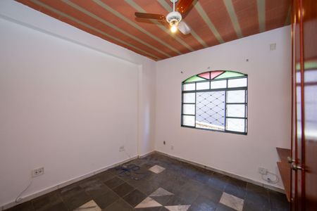 Casa para alugar com 230m², 4 quartos e 2 vagas Casa para alugar com 230m², 4 quartos e 2 vagasQUARTO3