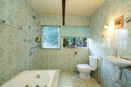 Casa para alugar com 230m², 4 quartos e 2 vagas Casa para alugar com 230m², 4 quartos e 2 vagasBANHEIRO3