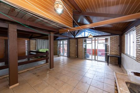 Casa para alugar com 230m², 4 quartos e 2 vagas Casa para alugar com 230m², 4 quartos e 2 vagasSALA