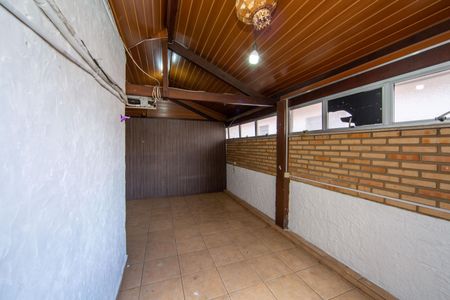 Casa para alugar com 230m², 4 quartos e 2 vagas Casa para alugar com 230m², 4 quartos e 2 vagasQUARTO4