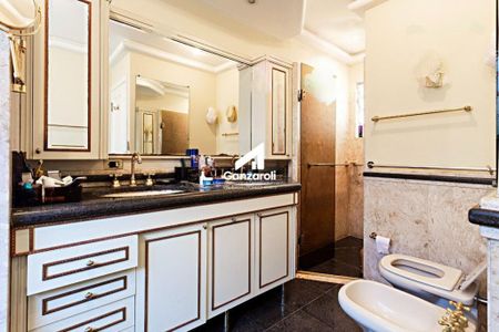 Casa à venda com 3 quartos, 210m² em Vila Nova Conceição, São Paulo