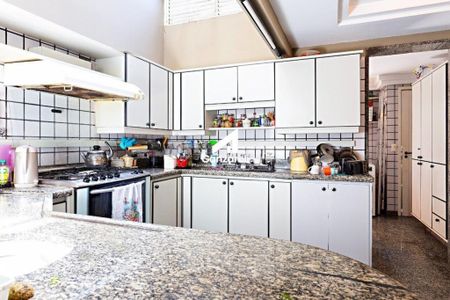 Casa à venda com 3 quartos, 210m² em Vila Nova Conceição, São Paulo