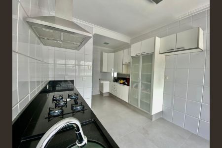 Casa à venda com 360m², 3 quartos e 4 vagas