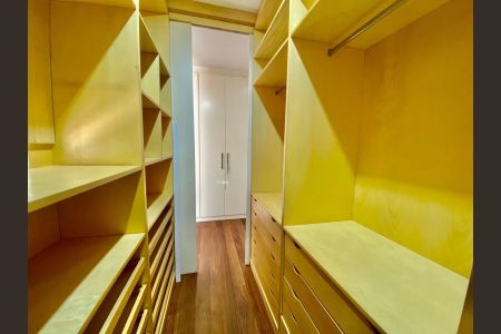 Casa à venda com 360m², 3 quartos e 4 vagas