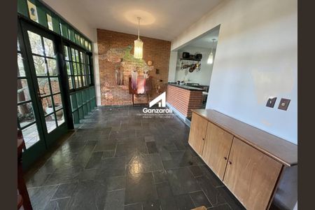 Casa à venda com 280m², 3 quartos e 2 vagas