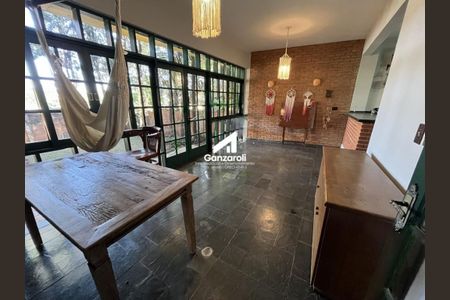 Casa à venda com 280m², 3 quartos e 2 vagas
