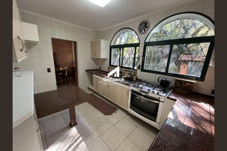 Casa à venda com 280m², 3 quartos e 2 vagas