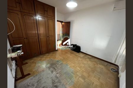 Casa à venda com 3 quartos, 240m² em Vila Alexandria, São Paulo