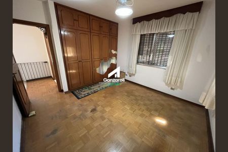 Casa à venda com 3 quartos, 240m² em Vila Alexandria, São Paulo