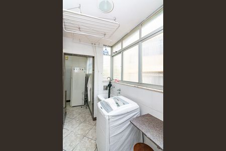 Apartamento à venda com 115m², 4 quartos e 1 vagaÁrea de Serviço