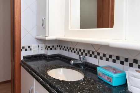 Banheiro de apartamento à venda com 1 quarto, 43m² em Cidade Baixa, Porto Alegre