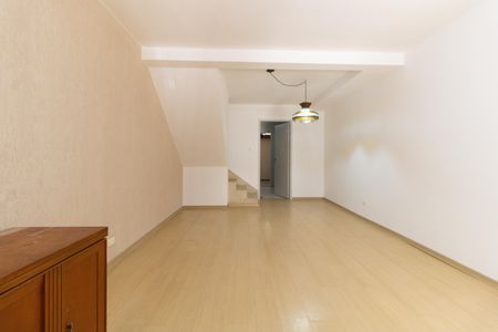 Casa para alugar com 150m², 2 quartos e 1 vaga Casa para alugar com 150m², 2 quartos e 1 vagaSala