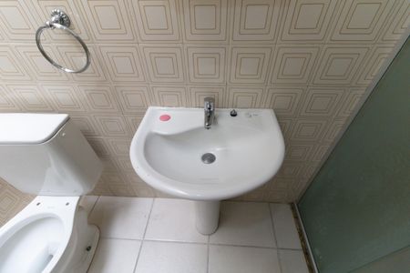 Casa para alugar com 150m², 2 quartos e 1 vaga Casa para alugar com 150m², 2 quartos e 1 vagaBanheiro