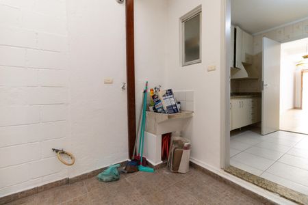 Casa para alugar com 150m², 2 quartos e 1 vaga Casa para alugar com 150m², 2 quartos e 1 vagaLavanderia