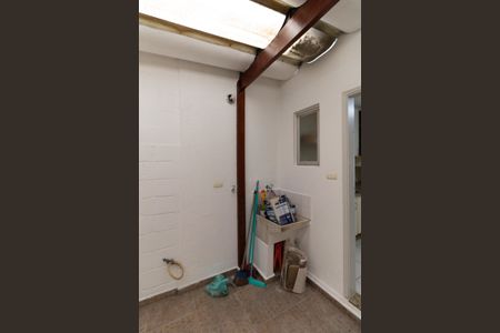 Casa para alugar com 150m², 2 quartos e 1 vaga Casa para alugar com 150m², 2 quartos e 1 vagaLavanderia