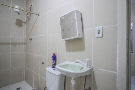 Casa para alugar com 70m², 2 quartos e sem vaga Casa para alugar com 70m², 2 quartos e sem vagaBanheiro