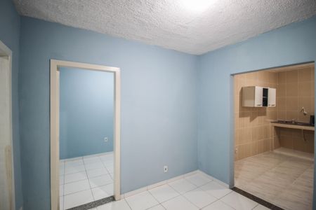 Casa para alugar com 70m², 2 quartos e sem vaga Casa para alugar com 70m², 2 quartos e sem vagaSala