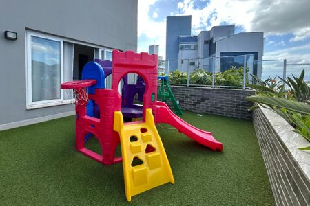 Apartamento para alugar com 133m², 3 quartos e 2 vagasÁrea comum - Playground
