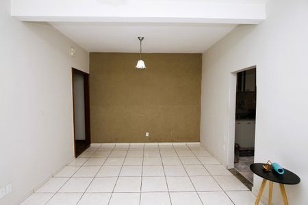 Casa à venda com 156m², 5 quartos e 2 vagasSala