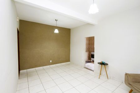 Casa à venda com 156m², 5 quartos e 2 vagasSala