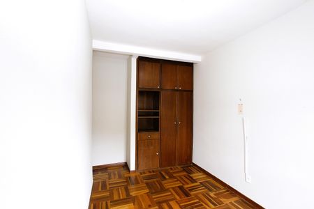 Casa à venda com 156m², 5 quartos e 2 vagasQuarto 2
