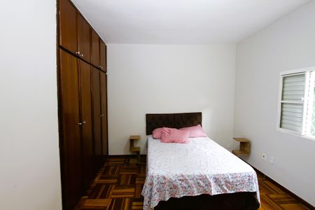 Casa à venda com 156m², 5 quartos e 2 vagasQuarto 1