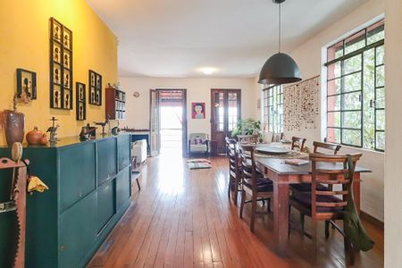 Casa à venda com 354m², 3 quartos e 1 vaga Casa à venda com 354m², 3 quartos e 1 vagaSala