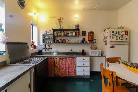 Casa à venda com 354m², 3 quartos e 1 vaga Casa à venda com 354m², 3 quartos e 1 vagaCozinha