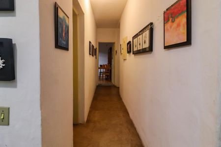 Casa à venda com 354m², 3 quartos e 1 vaga Casa à venda com 354m², 3 quartos e 1 vagaCorredor