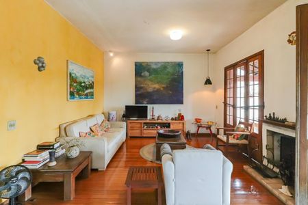 Casa à venda com 354m², 3 quartos e 1 vaga Casa à venda com 354m², 3 quartos e 1 vagaSala