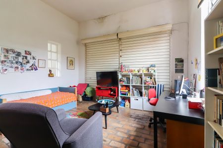 Casa à venda com 354m², 3 quartos e 1 vaga Casa à venda com 354m², 3 quartos e 1 vagaEscritório