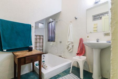 Casa à venda com 354m², 3 quartos e 1 vaga Casa à venda com 354m², 3 quartos e 1 vagaBanheiro